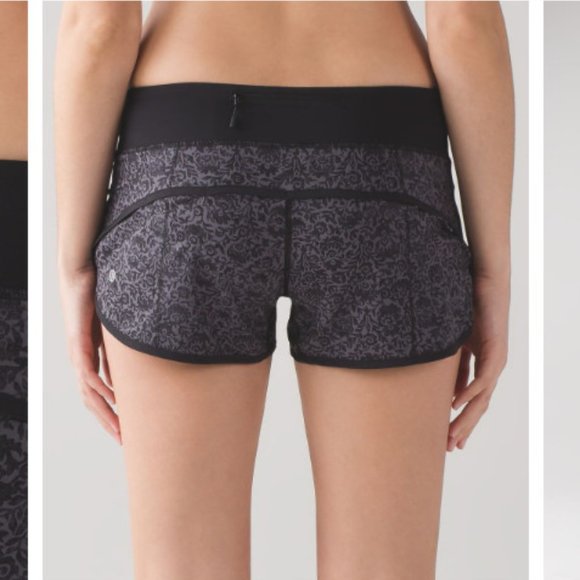 Speed Up Low-Rise Lined Short 2.5" - Flossy Dark Carbon Black - Picture 9 of 10